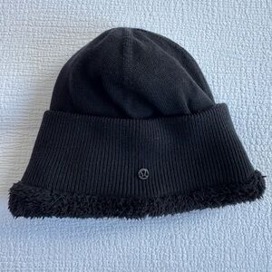 Lululemon Charcoal Fleece Scarf